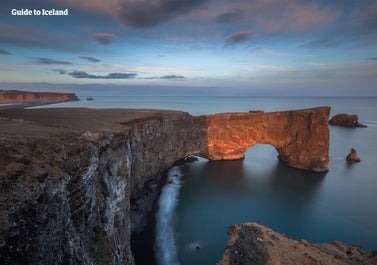 Dyrholaey, famosa por su arco de roca y su increíble mirador con vistas de la Costa Sur.