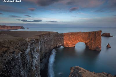 Dyrholaey, famosa per il suo arco di roccia e l'incredibile punto panoramico sulla Costa meridionale.