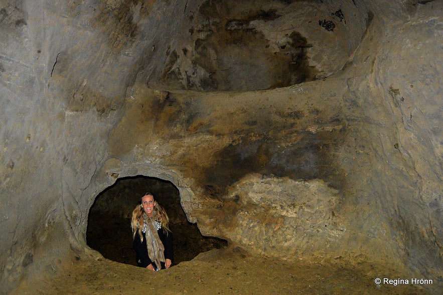 Rútshellir cave - inside the cave