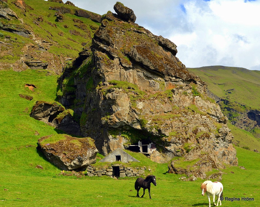 Rútshellir cave