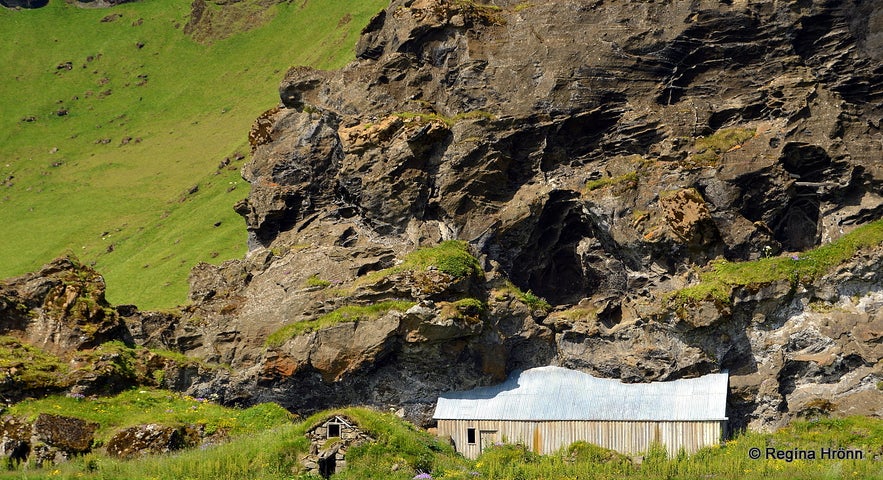 Drangurinn in Drangshlíð and the Elves in South-Iceland - Icelandic Folklore