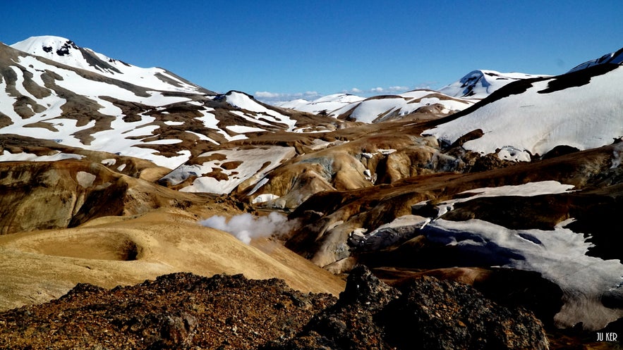 Kerlingarfjöll a souvent ses sommets sous la neige, même en été