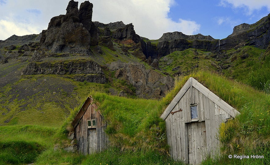 Núpsstaður turf outhouses in South-Iceland Núpsstaður turf outhouses in South-Iceland