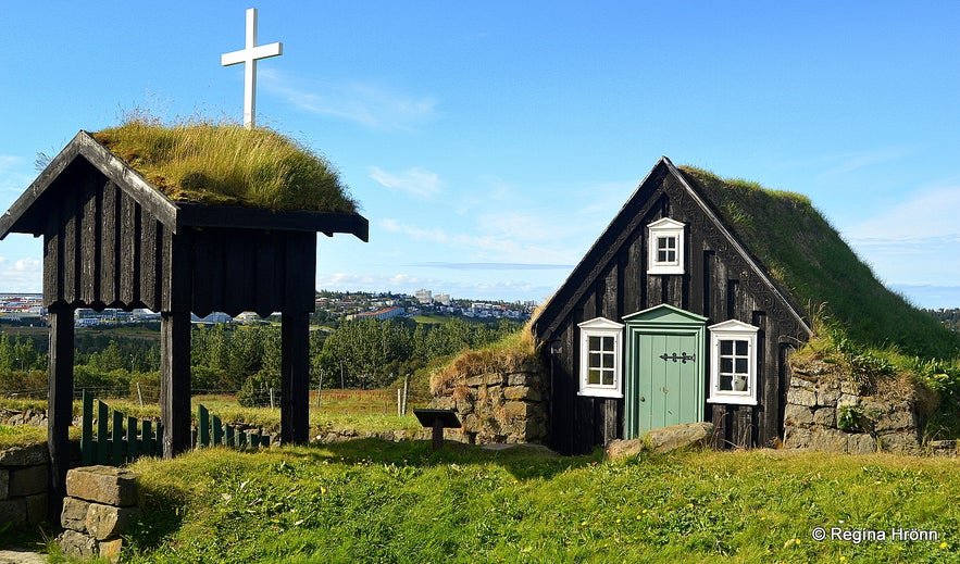 The vestry opposite Árbæjarkirkja turf church in SW-Iceland