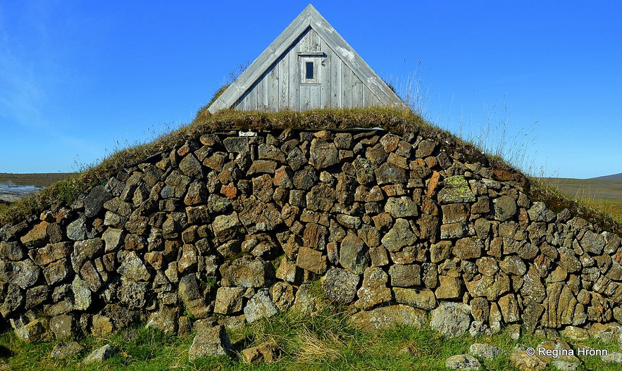 A turf house at Hveravellir in the highlands of Iceland