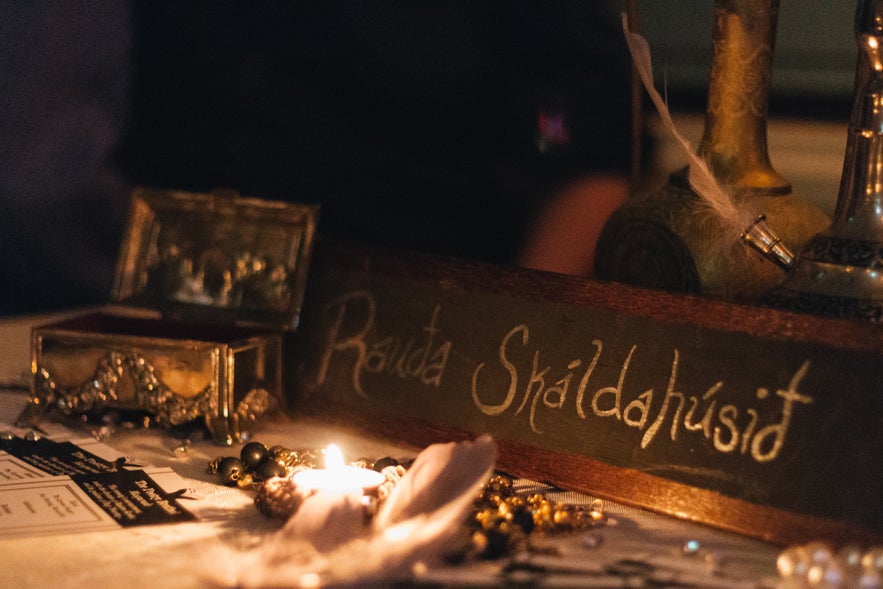 Rauða skáldahúsið in Reykjavík, an immersive poetry, theatre and cabaret performance