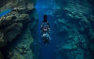 Fridykning er et fantastisk alternativ til snorkling eller dykning i Silfra-kløften.