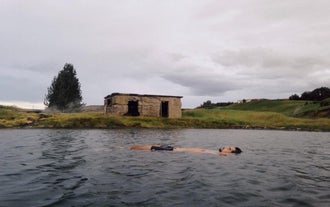 De Secret Lagoon is een lonend en goedkoper alternatief voor de Blue Lagoon Spa.
