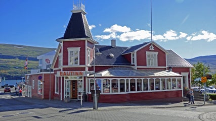 akureyri-2386748_1920.jpg