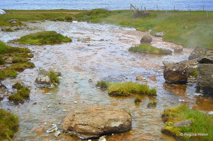 Krossneshverar geothermal pool at Strandir