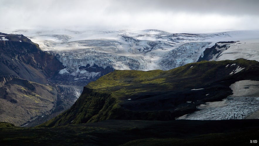 Panorama montagne et langue glaciaire en Islande