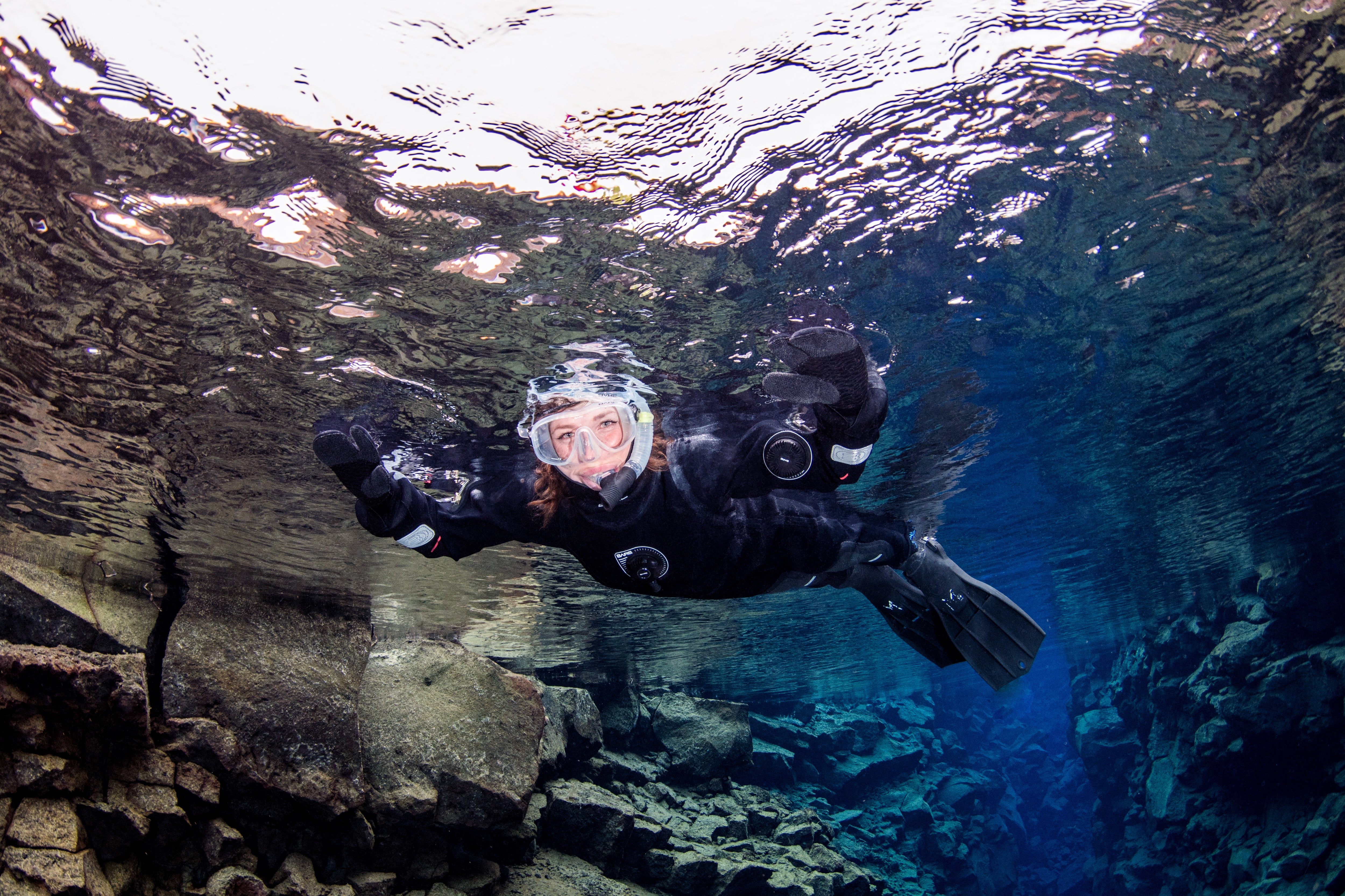 Snorkeling w szczelinie Silfra to niesamowite przeżycie.