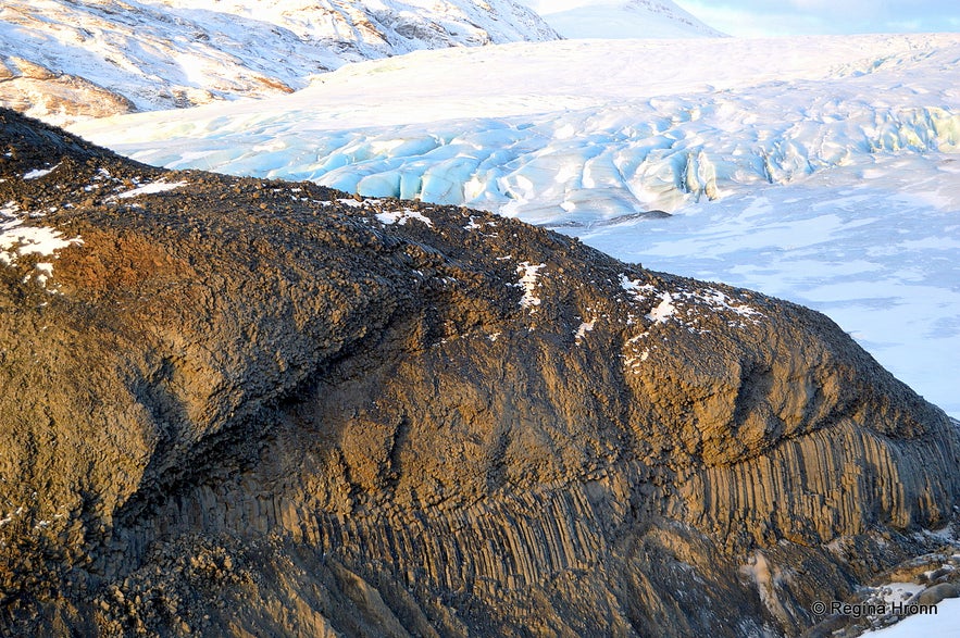 The basalt column canyon and Fláajökull glacier