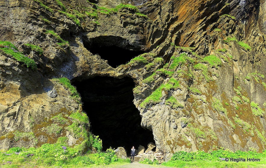 Regína by Gýgagjá in Hjörleifshöfði - nicknamed the Yoda Cave