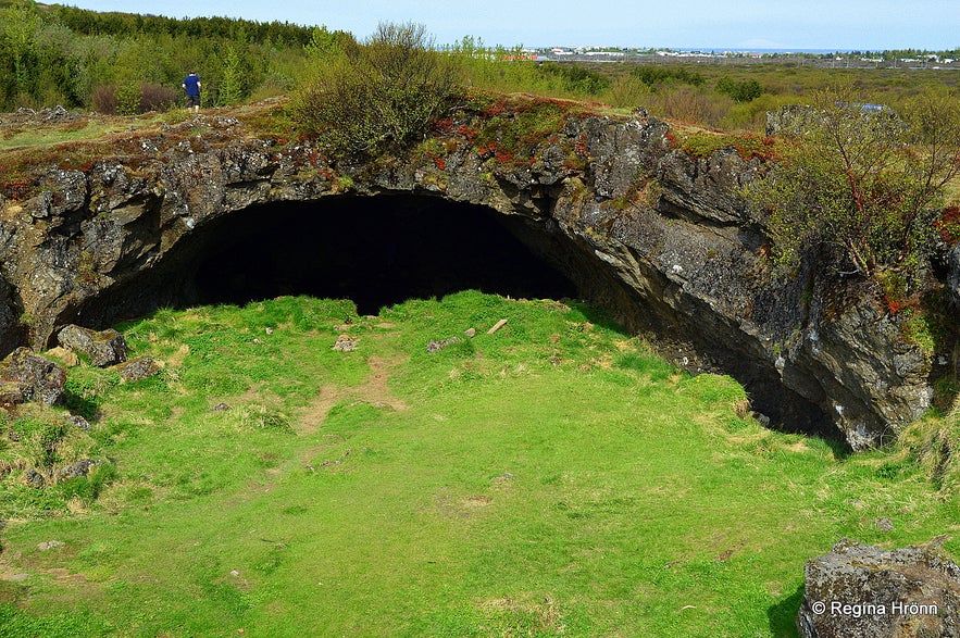 Maríuhellar caves SW-Iceland Maríuhellar caves SW-Iceland