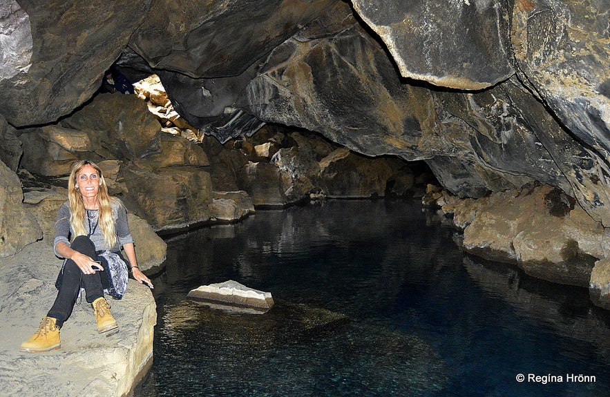 Grjótagjá lava cave Mývatn Grjótagjá lava cave Mývatn