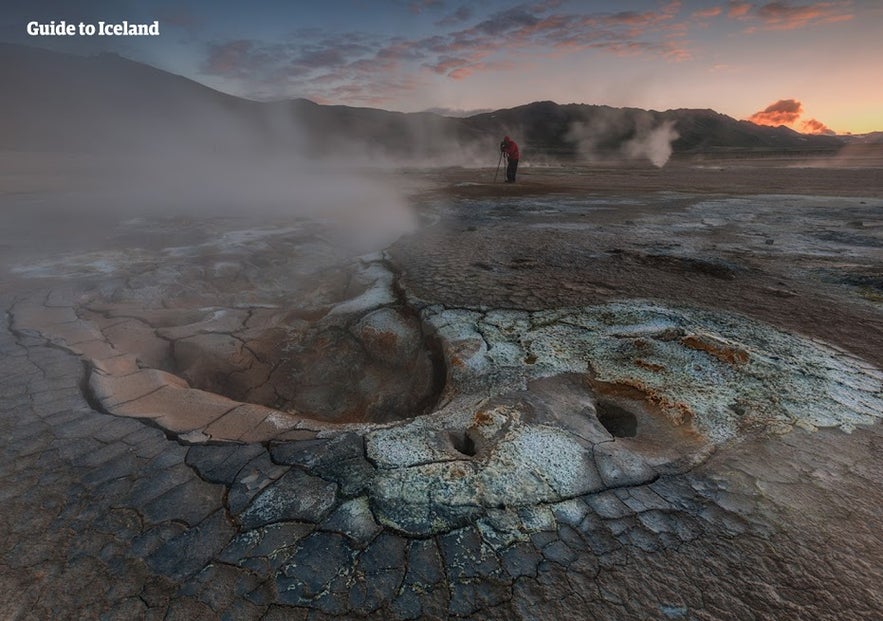 Du solltest auf keinen Fall eine der heißen Quellen im Geothermalgebiet Námaskarð betreten!