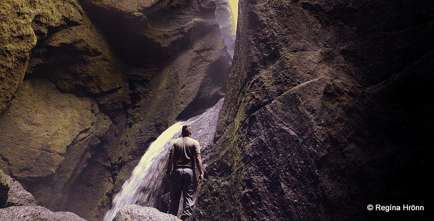 The waterfall in Stakkholtsgjá canyon