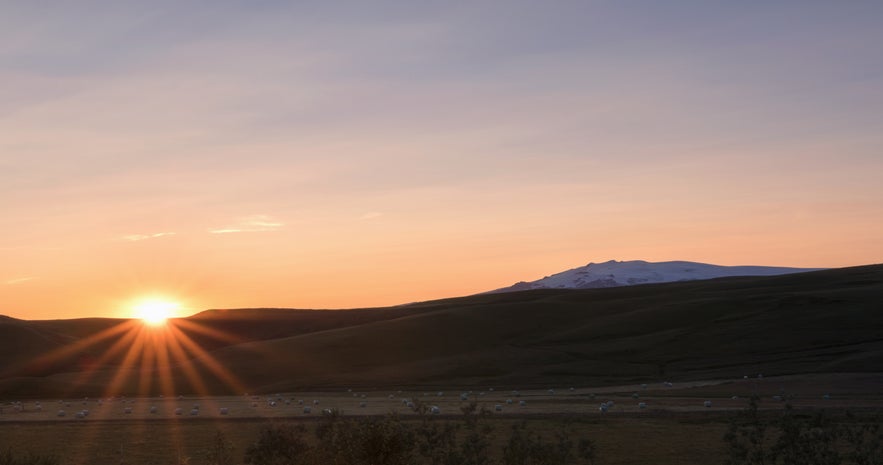 Sunset just before 10pm in August, Eyjafjallajökull just visible