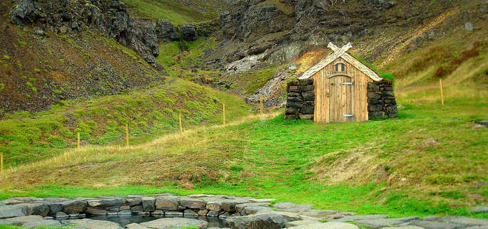 Guðrúnarlaug Hot-tub - the Saga Hot-tub in Sælingsdalur Valley in West Iceland