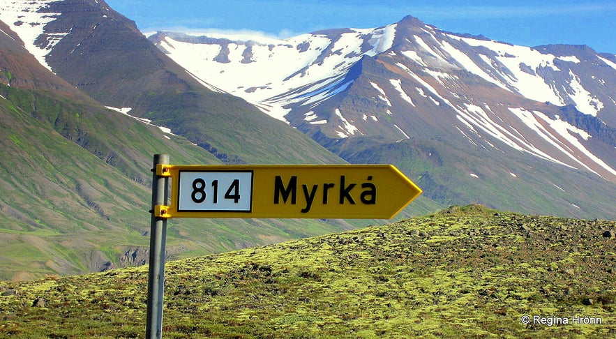 Road sign for Myrká