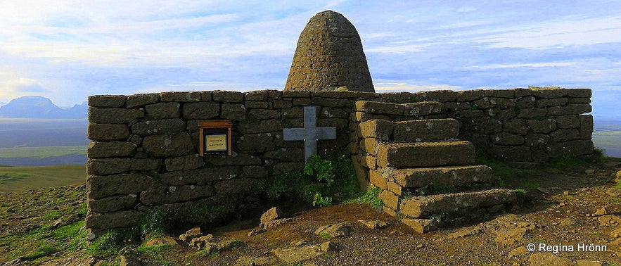 The family plot on top of Hjörleifshöfði