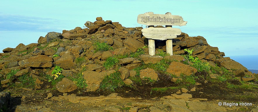 Hjörleifshaugur burial mound on Hjörlefishöfði