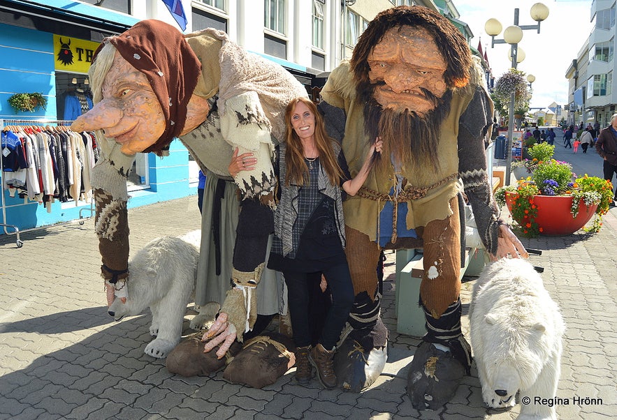 Regína with the parents of the Yule Lads in Akureyri