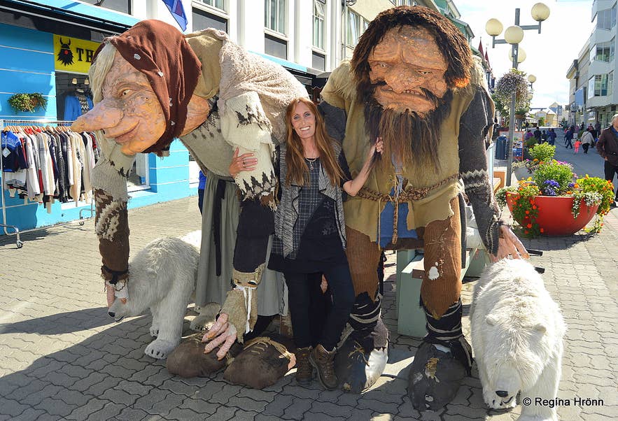 Reg&iacute;na with the parents of the Yule Lads in Akureyri