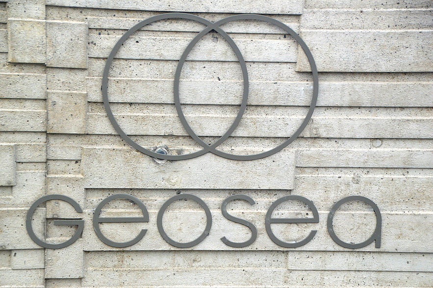 The logo of Geosea geothermal sea baths