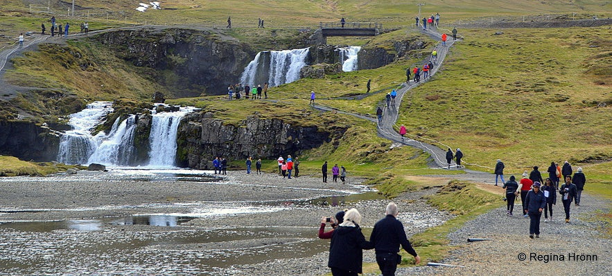 Crowds at Kirkjufellsfoss waterfall Grundarfjörður