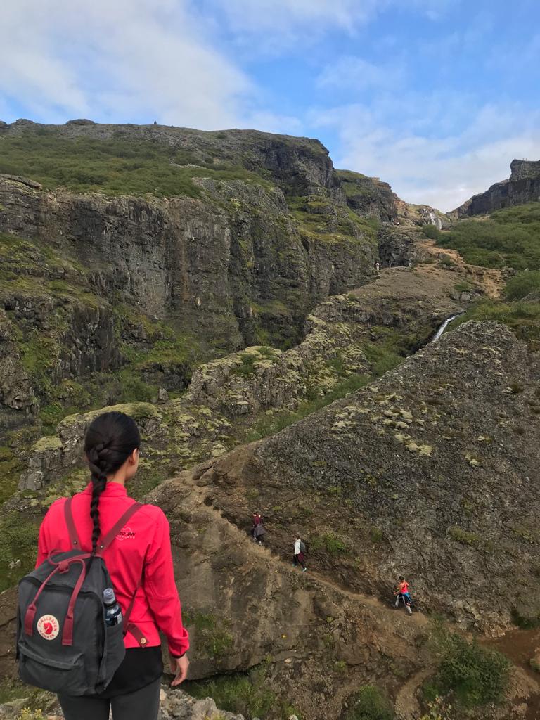 ปีนเขาไป Glymur