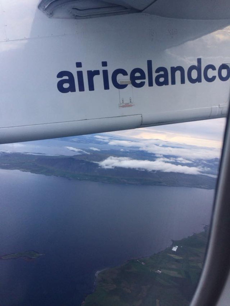 アークレイリ行きの飛行機内で撮った写真