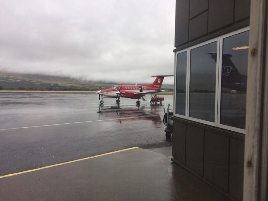 アークレイリ空港で見かけたセスナ機