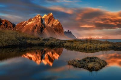 南東アイスランド、ヴェストラホルン山の切り立つ峰々。