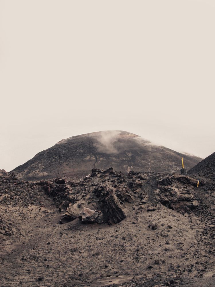 形成于2010年艾雅法拉冰川火山大爆发中的Magni火山口 形成于2010年艾雅法拉冰川火山大爆发中的Magni火山口