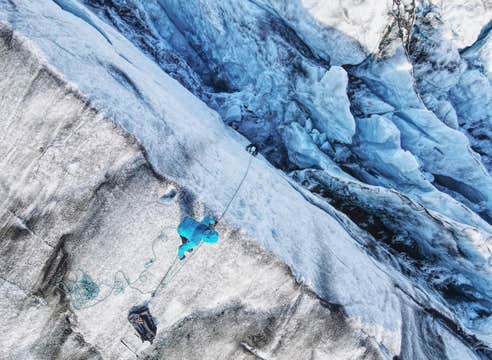 Epic 8-Hour Greenland Tour with Ice Caving and Iceberg Cruising