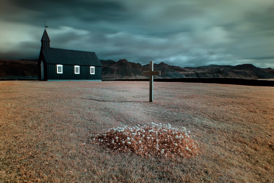 Búðir black church