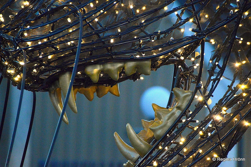 The teeth of the Christmas Cat in Reykjavík