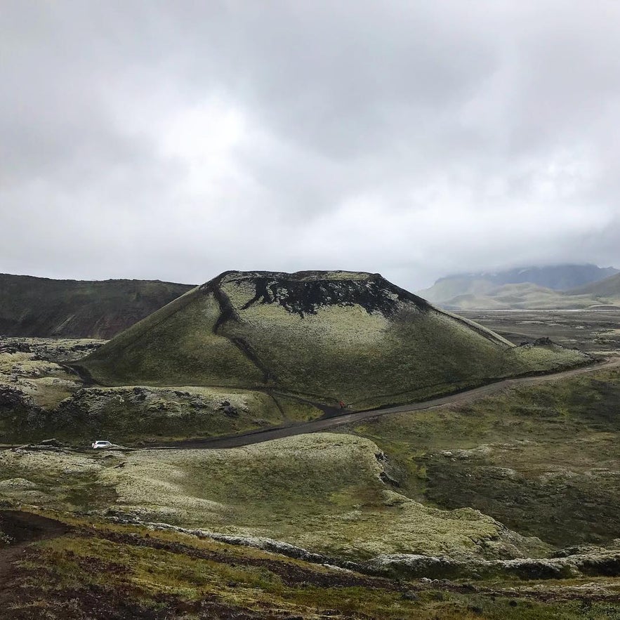St&uacute;tur crater