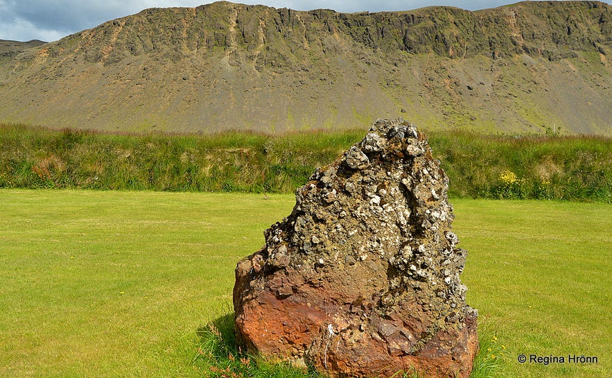 A rock outside Ingólfsskáli