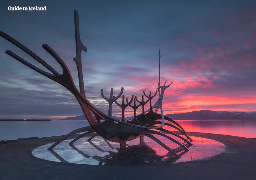 Der Sun Voyager ist eine Skulptur in Reykjavík.