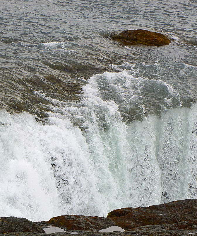 An Elf Woman catches a Ride across Skjálfandafljót River - Icelandic Folklore - Álfkona reidd yfir á 