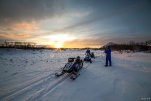 Passa på att ta många bilder när du är ute och åker snöskoter.