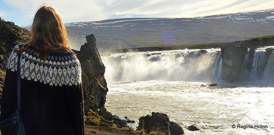 Regína by Goðafoss waterfall