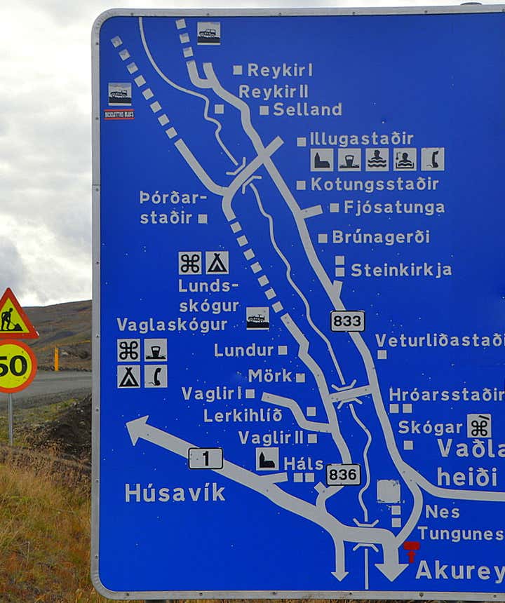 The Fnjóskadalur road sign