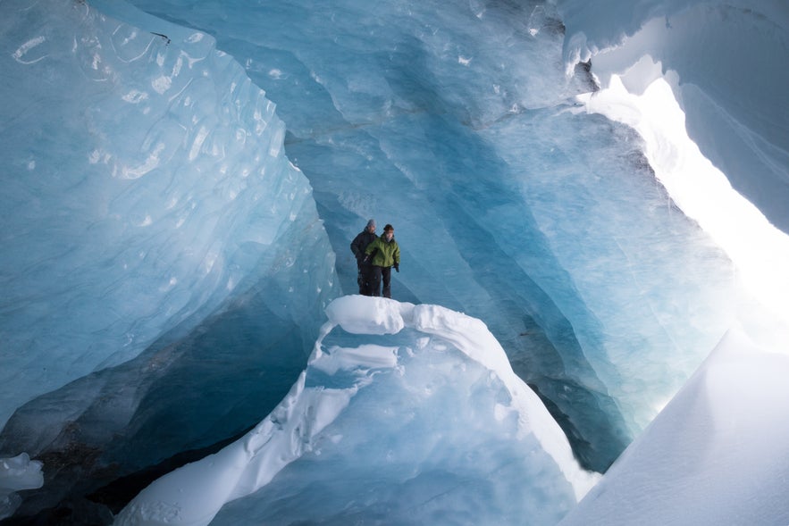 La taille des grottes de glace d'Islande défiera l'imagination!