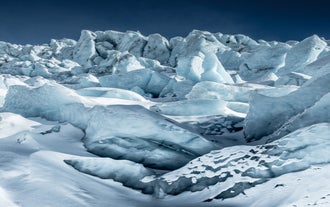 Le forme frastagliate del ghiacciaio Skaftafell