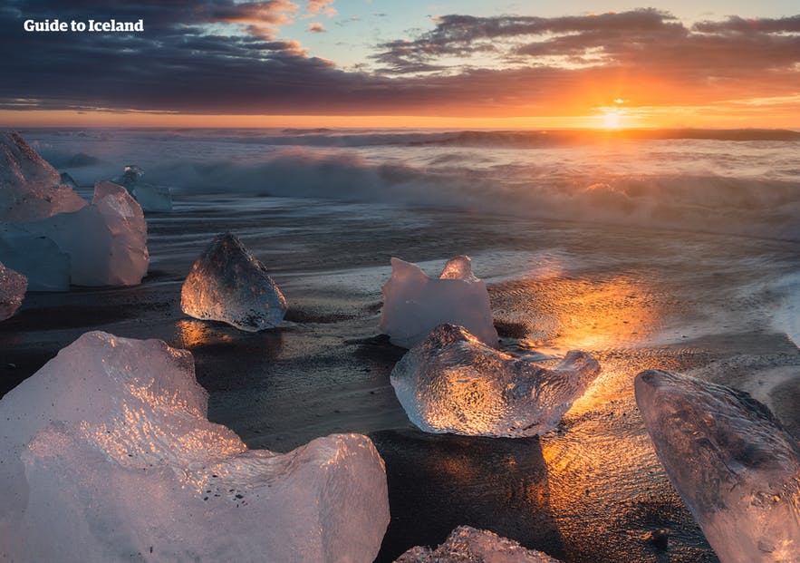 Auf Guide to Iceland findet sich eine Vielzahl von Artikeln über die unterschiedlichsten Themen, wie zum Beispiel den Diamantstrand und die Gletscherlagune.