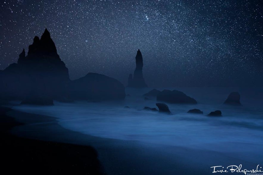 冰岛黑沙滩Reynisdrangar